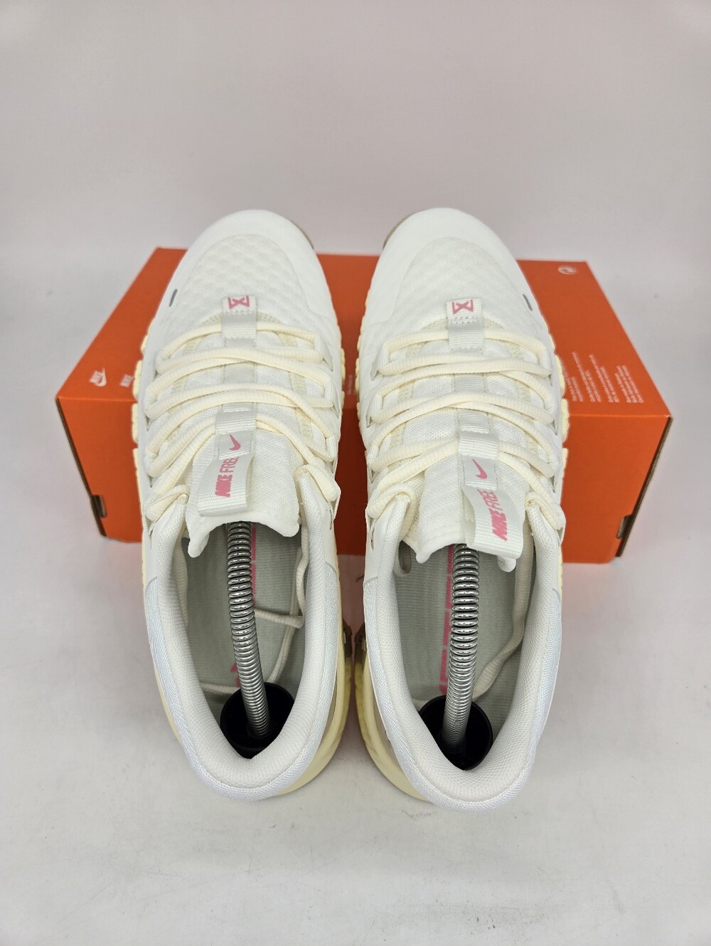 Nike Women's Free Metcon 5 Sail Sanddrift Workout Shoes Size 8 - Picture 5 of 8